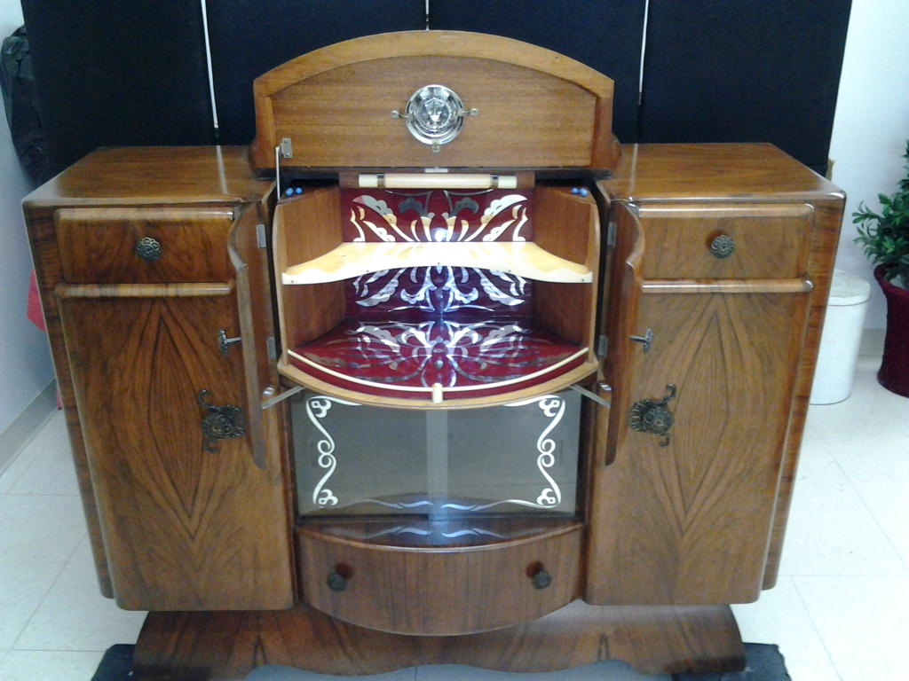 Pop-Up Sideboard/Bar of Walnut with Red Mirrored Bar Service