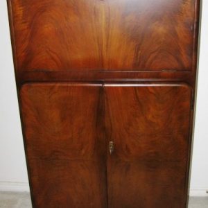 Cellarette of Spectacular Burl Walnut with Triple Mechanism