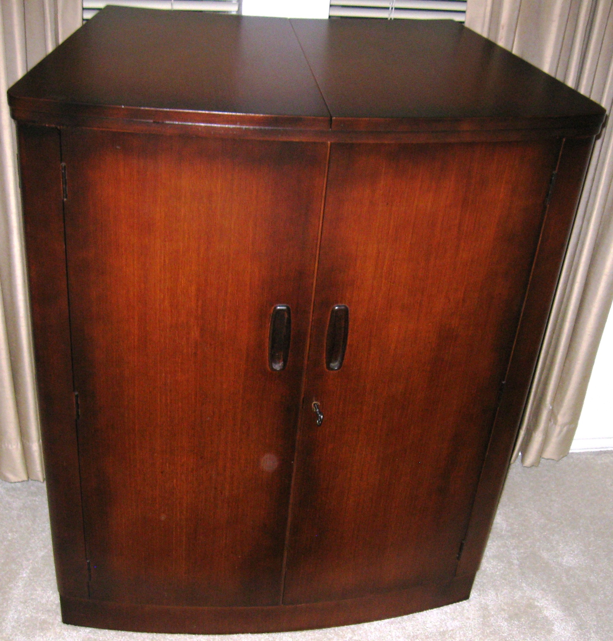 Portable 'Envelope Bar' of Outstanding Walnut - Image 2