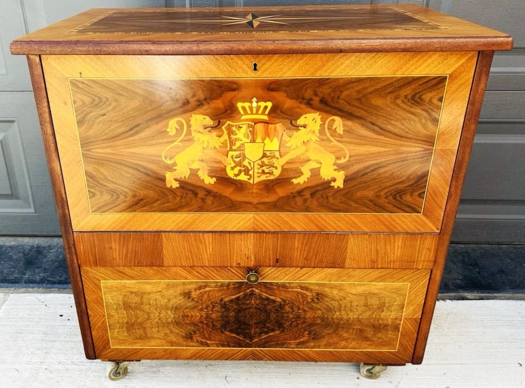 Portable English Cocktail Cabinet of Spectacular Inlaid Mahogany