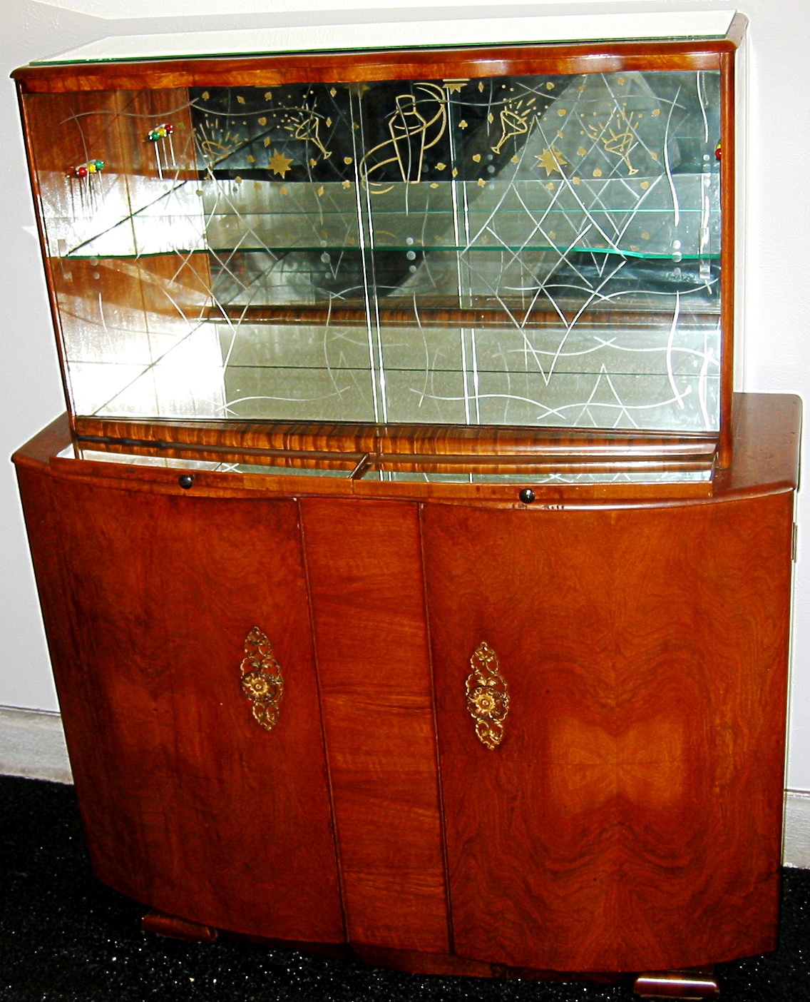Large Cocktail Cabinet of Walnut with Spacious Glass Bar Service