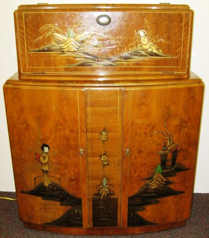 Pop-Up Bar of Walnut with Inlayed Oriental Motif