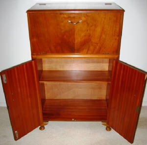 Cellarette of Burl Walnut & Short legs - Image 3