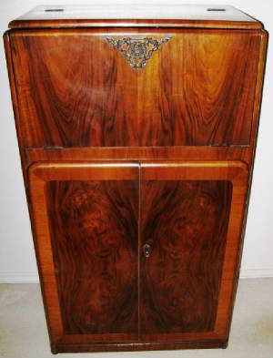 Cellarette of Fabulous Burl Walnut with Triple Mechanism - Image 2