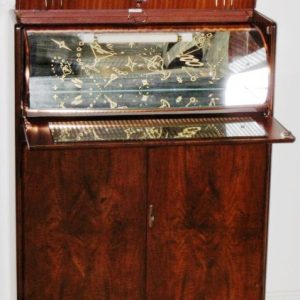 Cellarette of Stunning Crown-Cut Walnut with Triple Mechanism