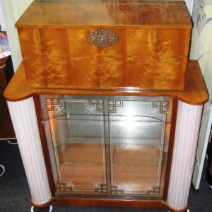 Pop-Up Bar of Walnut with Spectacular Long Sidelights