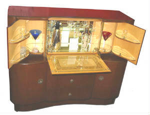 Sideboard/Bar of Oak with Incredible Quadruple Mechanism